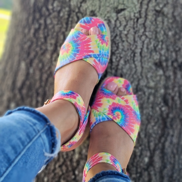 Vibrant Tie-Dye Espadrille Wedges - Picture 3 of 8